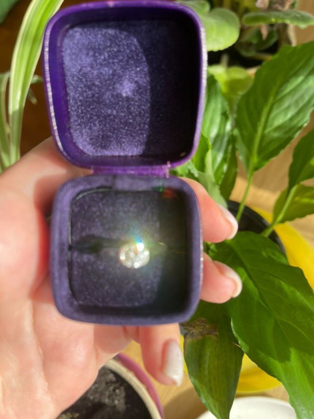 Кольцо с бриллиантом 0.7 ct