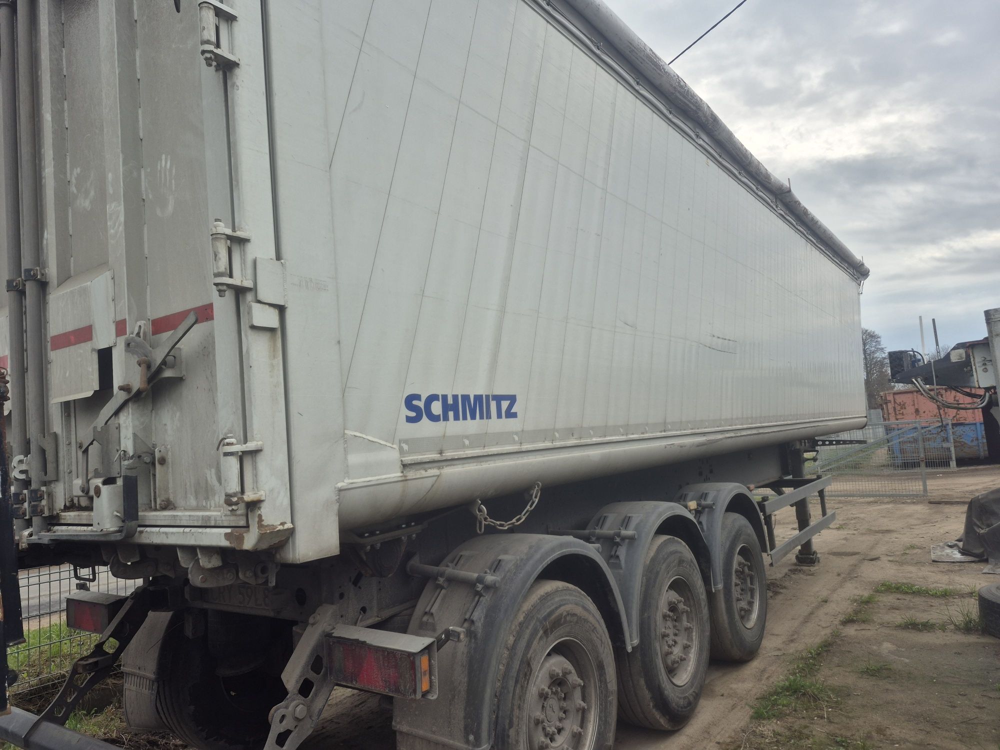 Naczepa Schmitz klapodrzwi aluminiowa do zboża