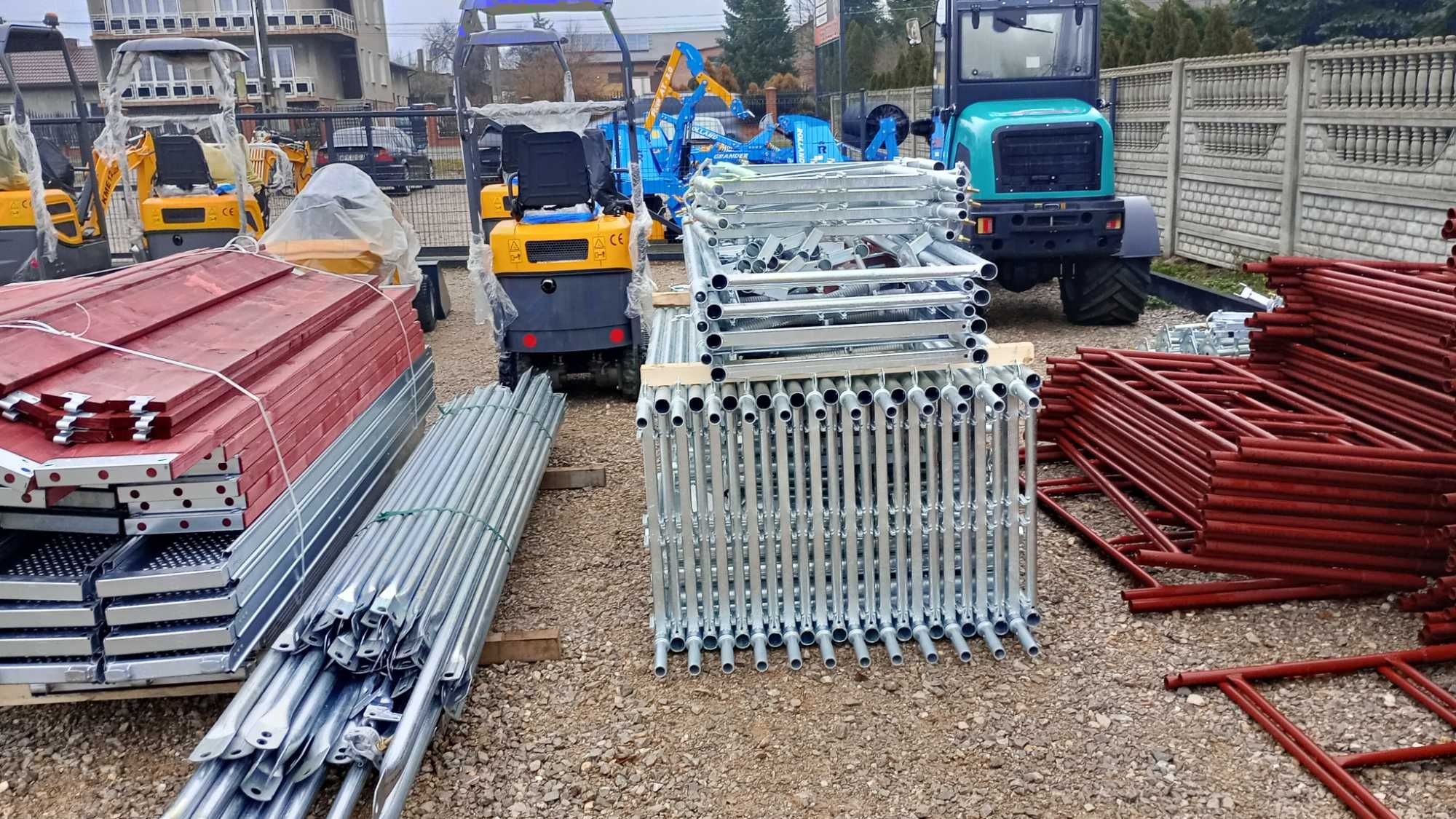 Stężenie stalowe rusztowań elewacyjnych