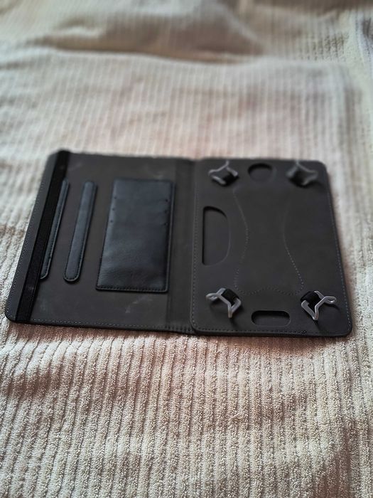 Etui na tablet 8 cali czarny, uniwersalny pokrowiec z gumkami