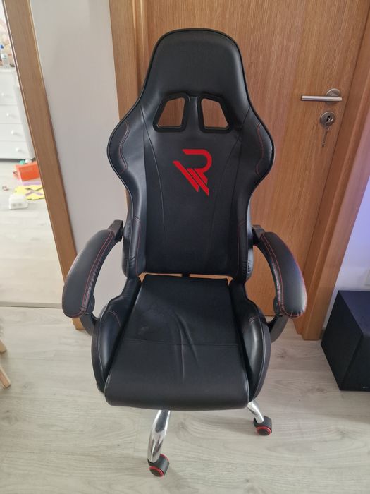 Cadeira gaming vermelha e preta nova