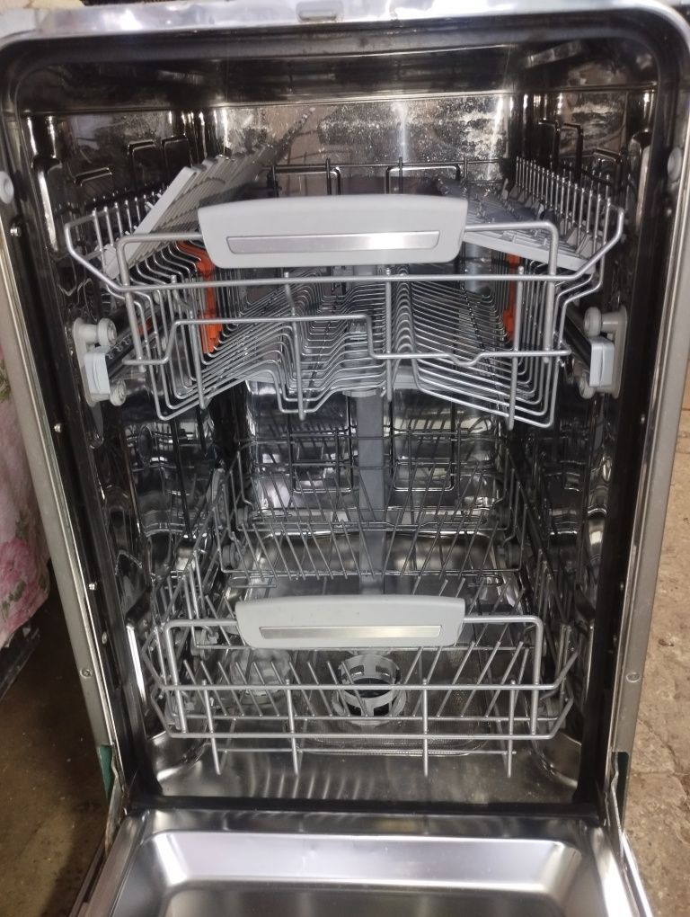 Zmywarka ARISTON HOTPOINT 45 wolnostojąca, stan bdb.