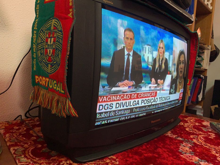 TV Panasonic ecrã panorâmico 70cm