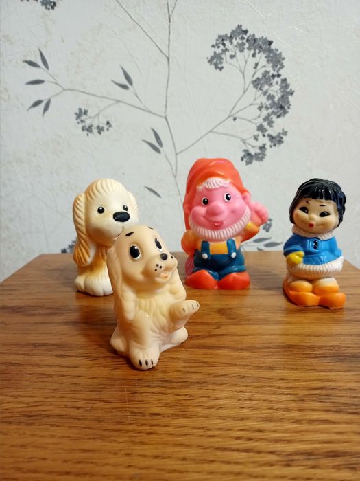 Игрушки времён СССР.