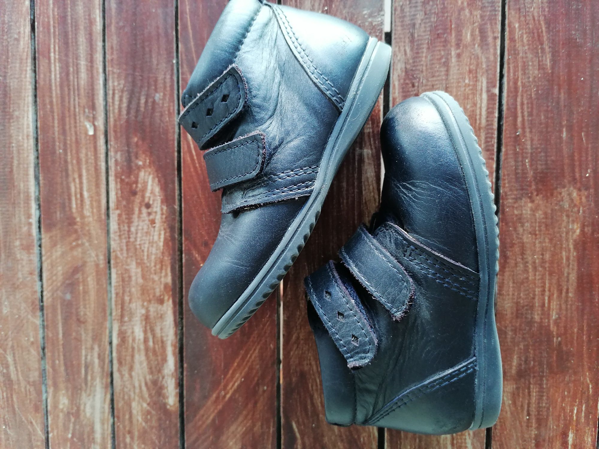 Bota de criança tamanho 23