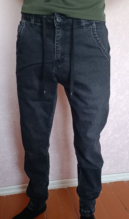 Джинсы джогеры новые 30 размера.