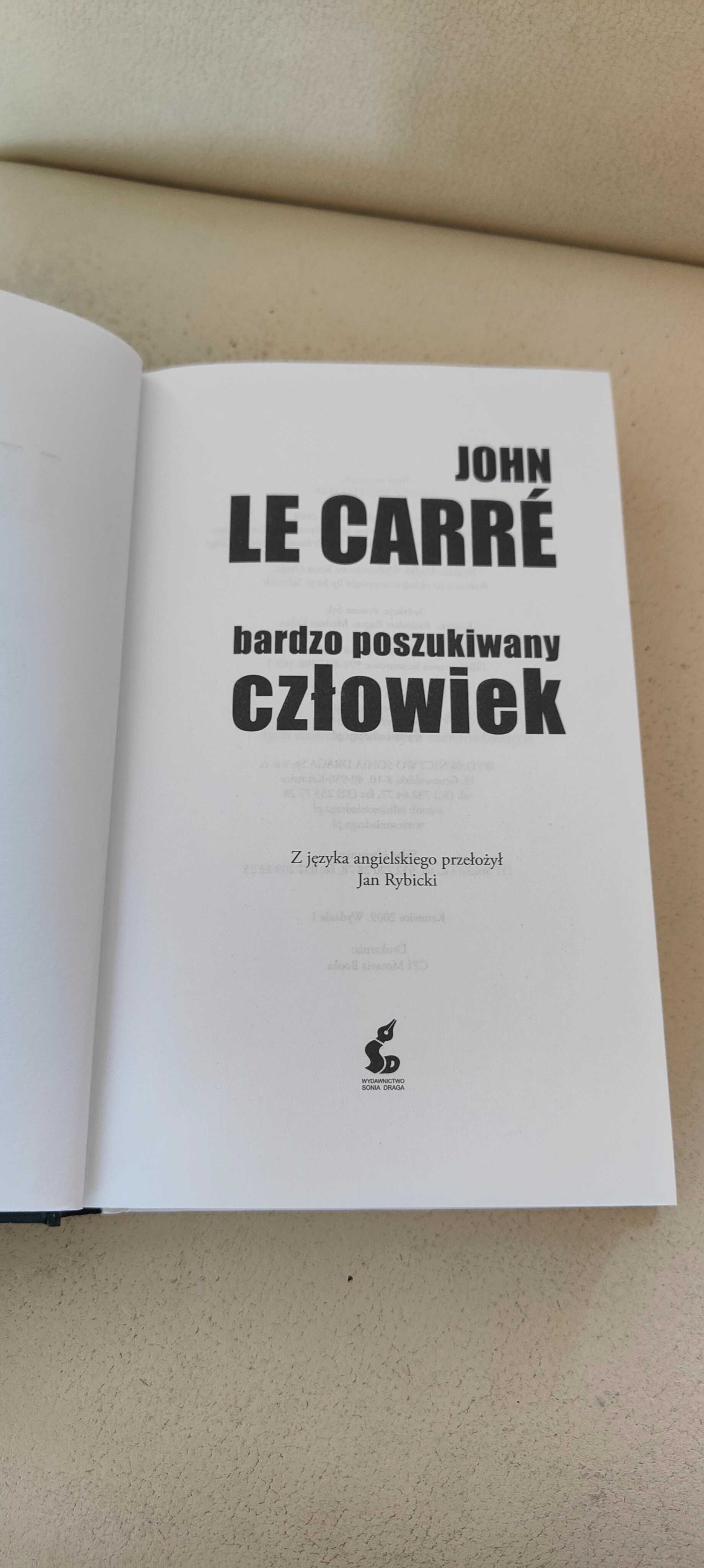 Bardzo poszukiwany człowiek. John Le Carre