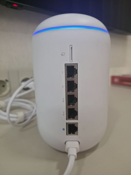 Ubiquiti Dream Router (UDR) — Wi-Fi 6, UniFi OS. Ідеальний стан