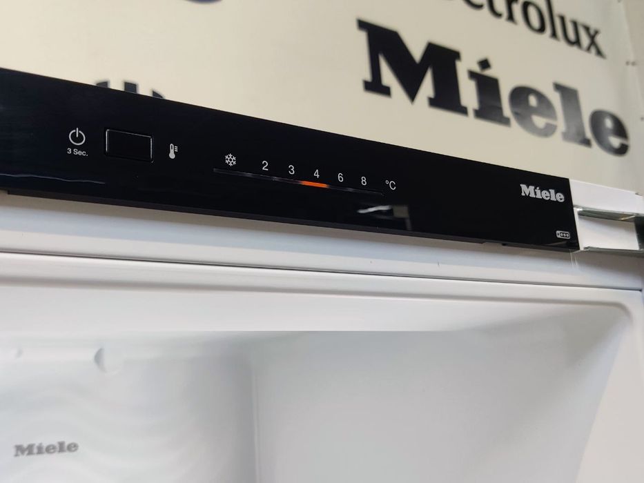 Вбудований холодильник Miele™ KD 7724 E ACTIVE. GERMANY. 2022рік.