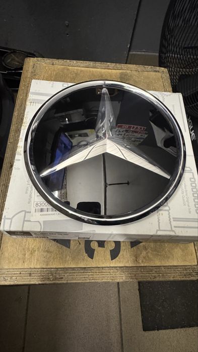 znaczek emblemat gwiazda mercedes GLE