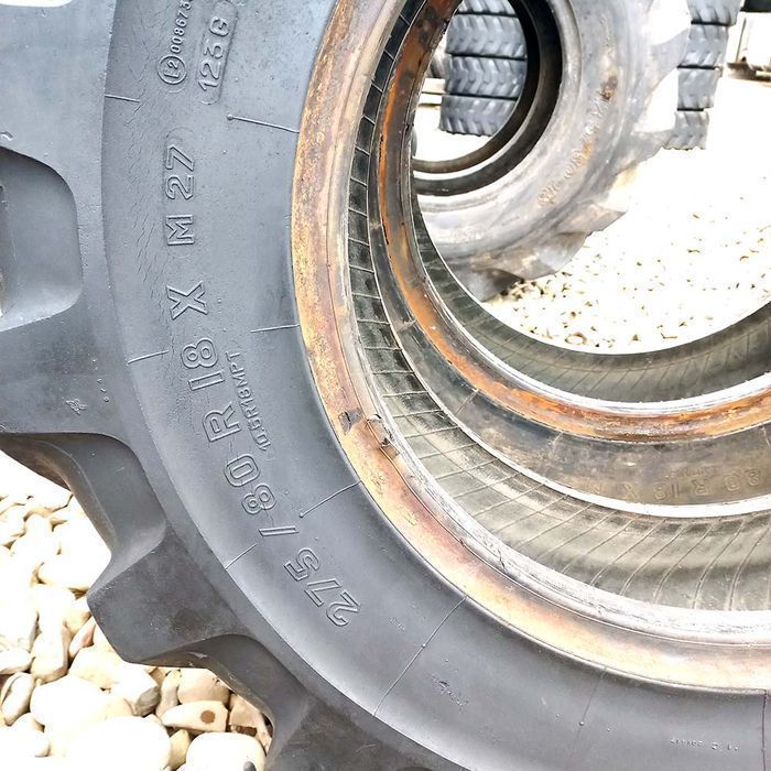 275/80 R18 Michelin б/у шини для трактора навантажувача 2шт | 2402079