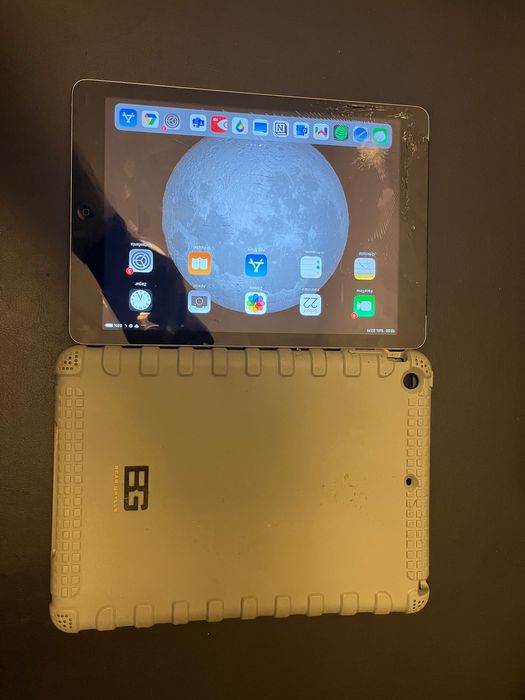 iPad Air A1475 3G 16GB - uszkodzony ekran 3G SIM cellular BEAR GRYLLS