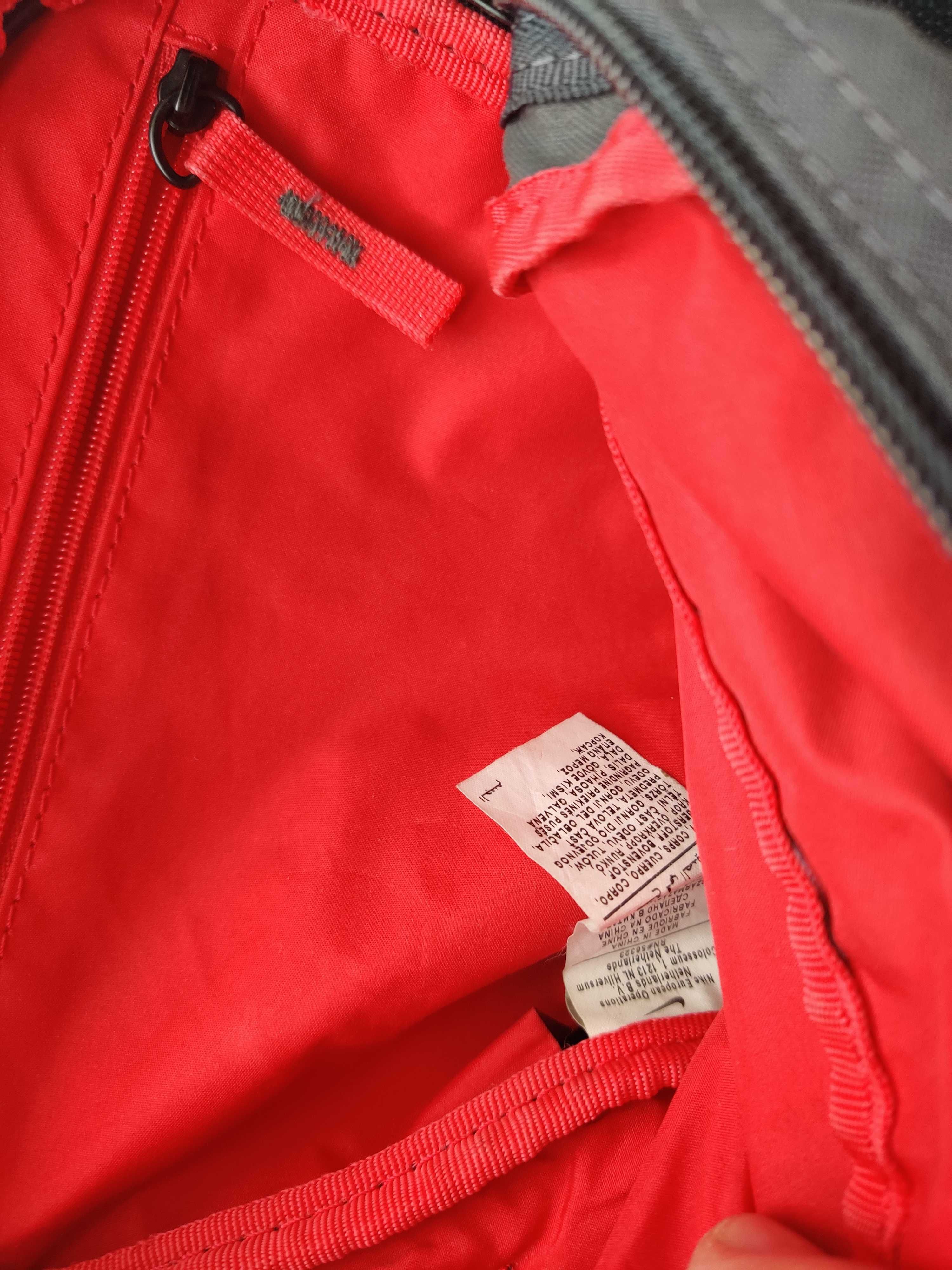 Torebka na ramię męska listonoszka Nike Polska dla kibica nerka torba