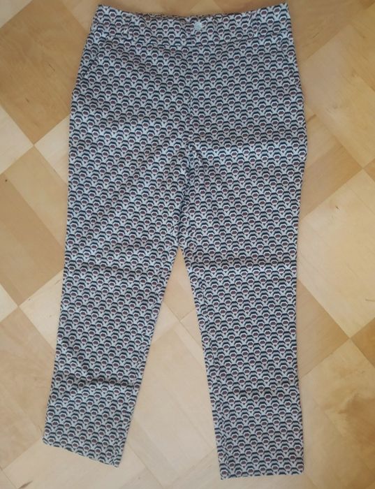 Spodnie damskie 40/L kolorowe Stradivarius brązowe beżowe