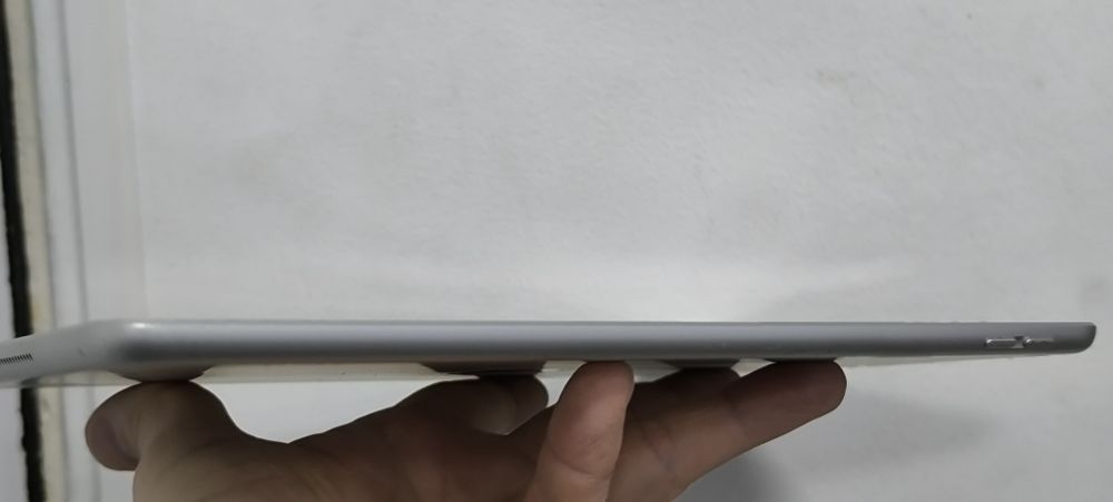 Планшет Apple A2270 iPad 10.2" Wi-Fi 128GB Silver (MYLE2RK/A.
На запча