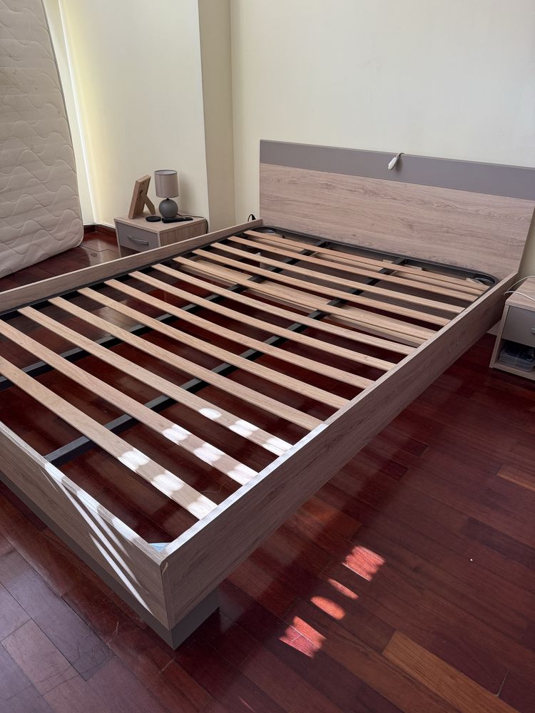 Cama de casal com colchão