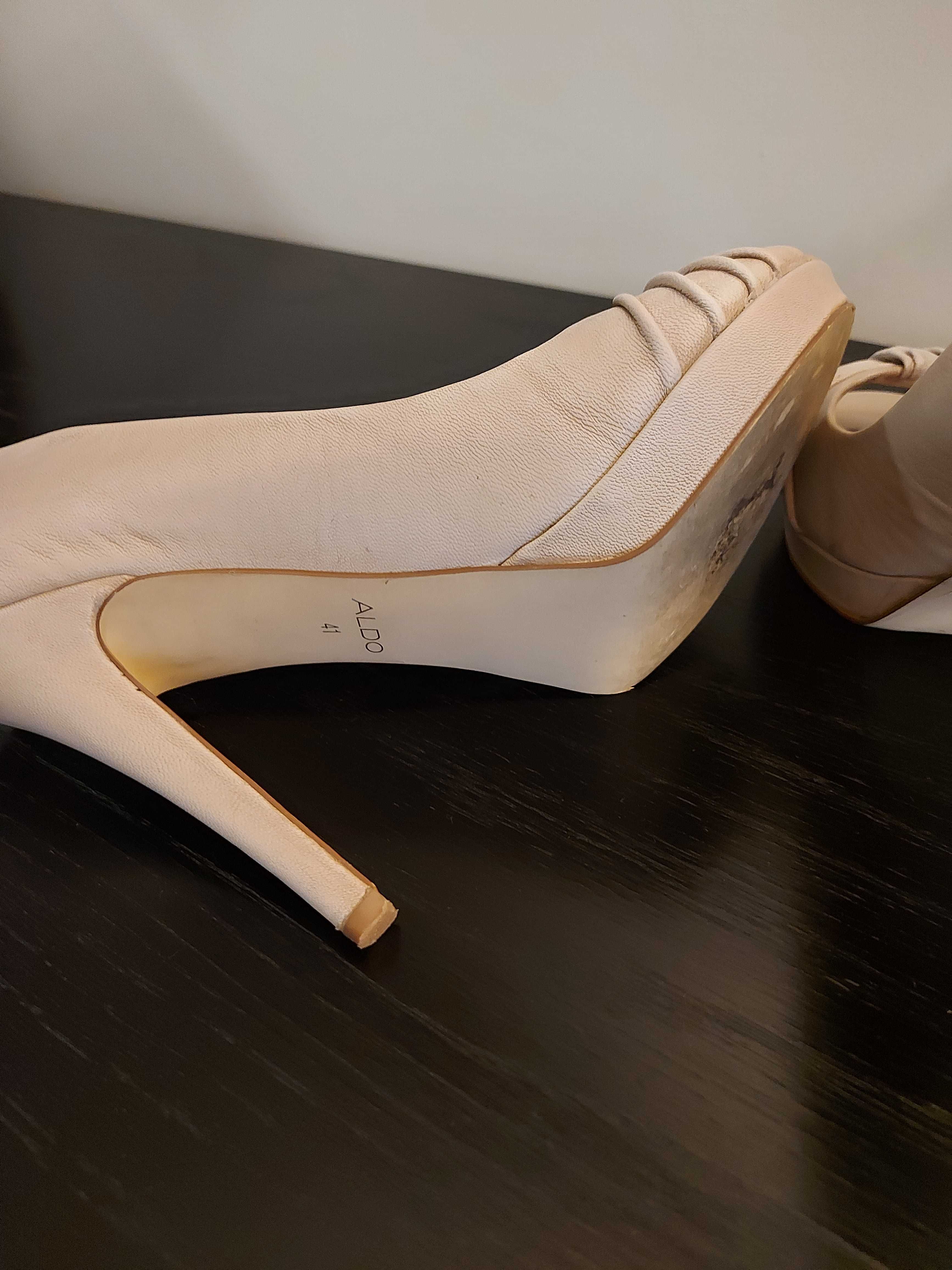Sapato em pele da marca Aldo