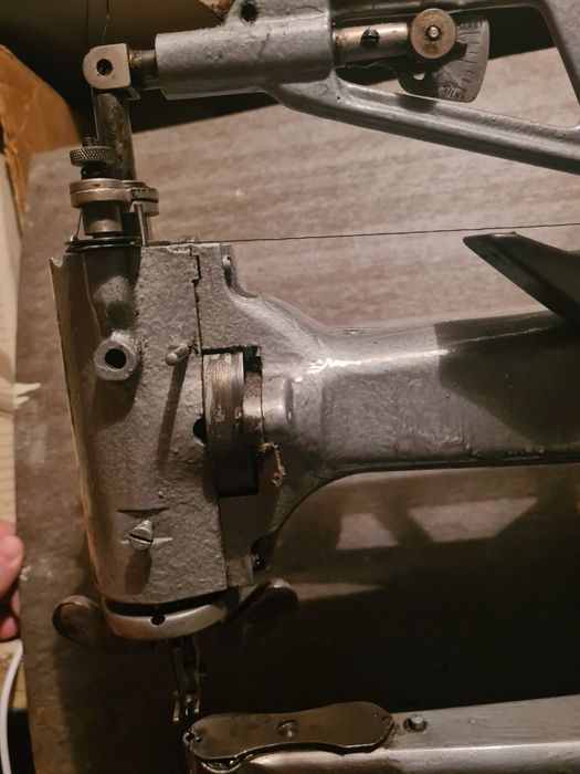 Продам швейную машину minerva