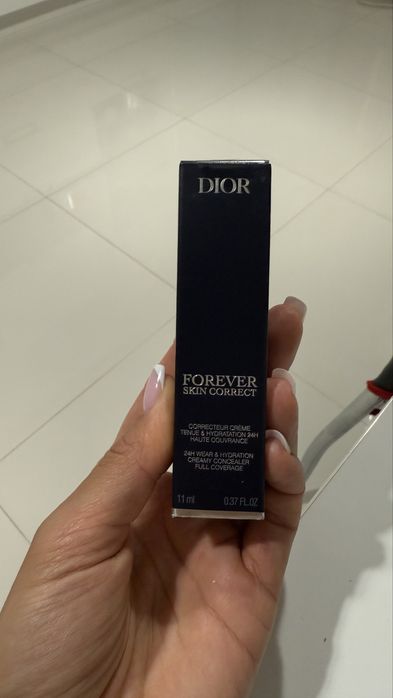 Коректор під очі dior