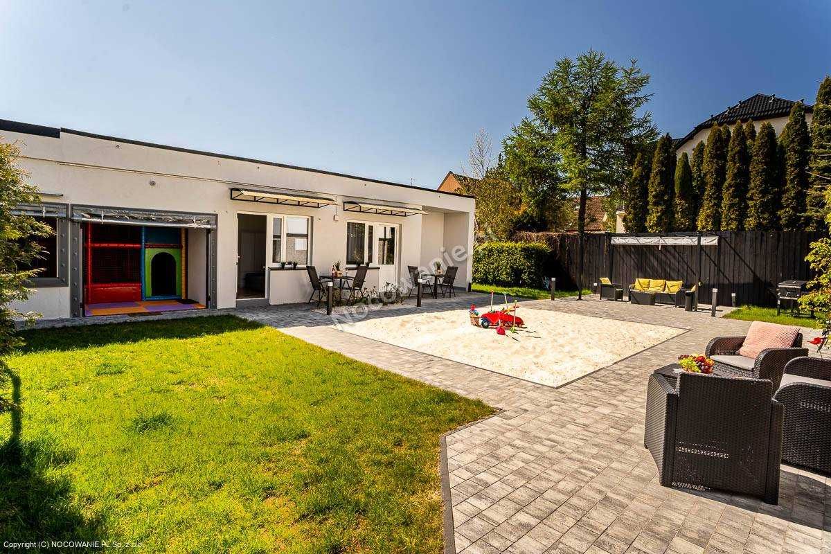 Tanie pokoje 2-osobowe z patio w CENTRUM ŁEBY