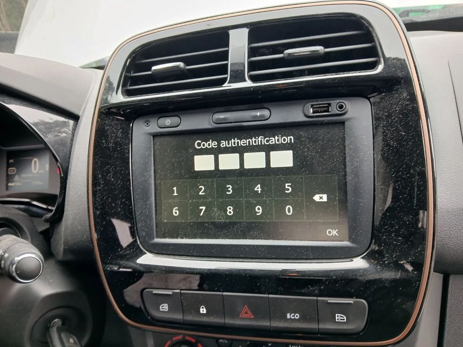 Rádio / auto-rádio DACIA Spring