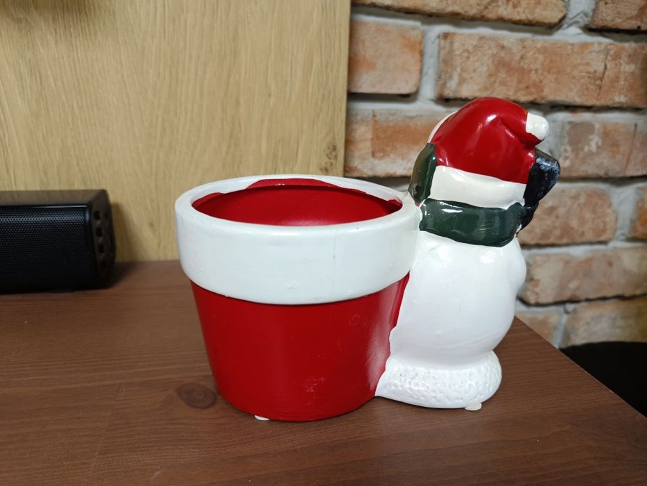 Świąteczna doniczka z bałwankiem