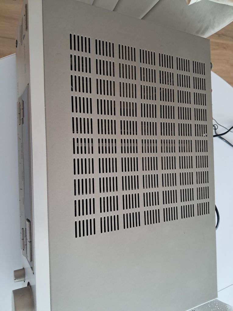 Amplituner ONKYO