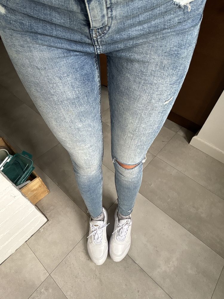Skinny jeans jasne obcisłe dżinsy z wysokim stanem Cropp xs 34 rurki