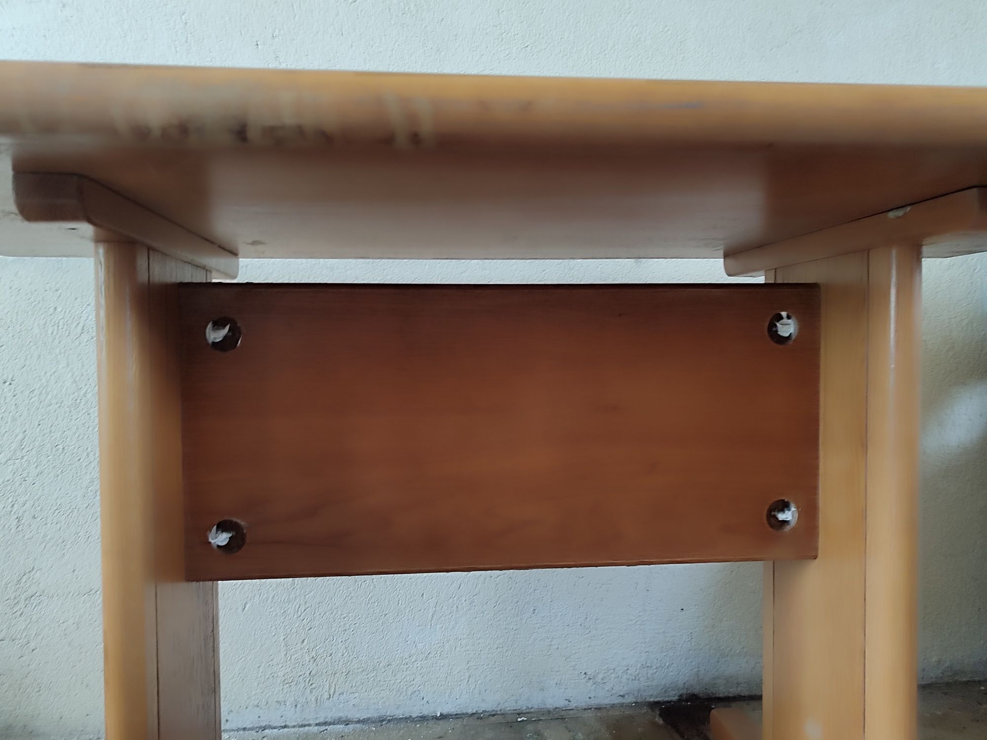 São 4 Mesas para venda centro ,desenho,jantar em madeira para 6 pessoa