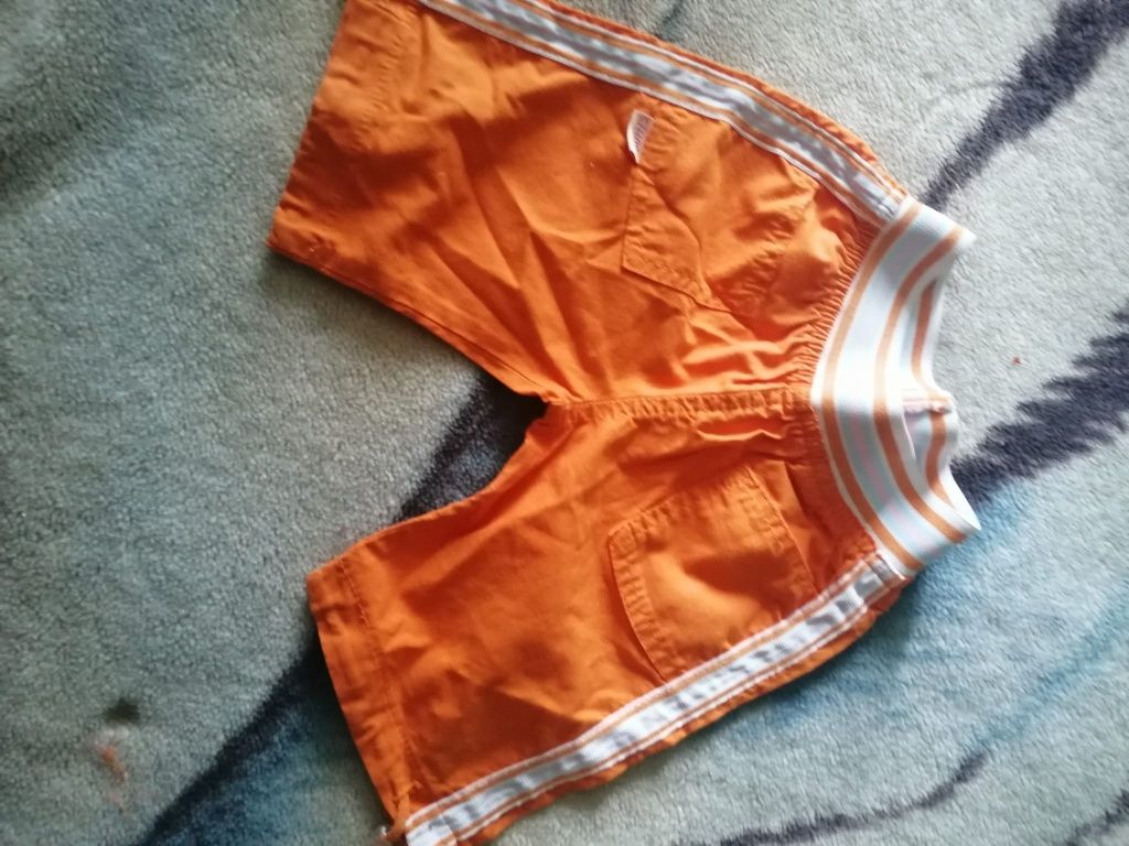 Vendo várias roupinhas de bebé por apenas 5€