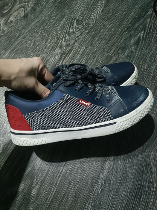 Buty Levi's rozmiar 38