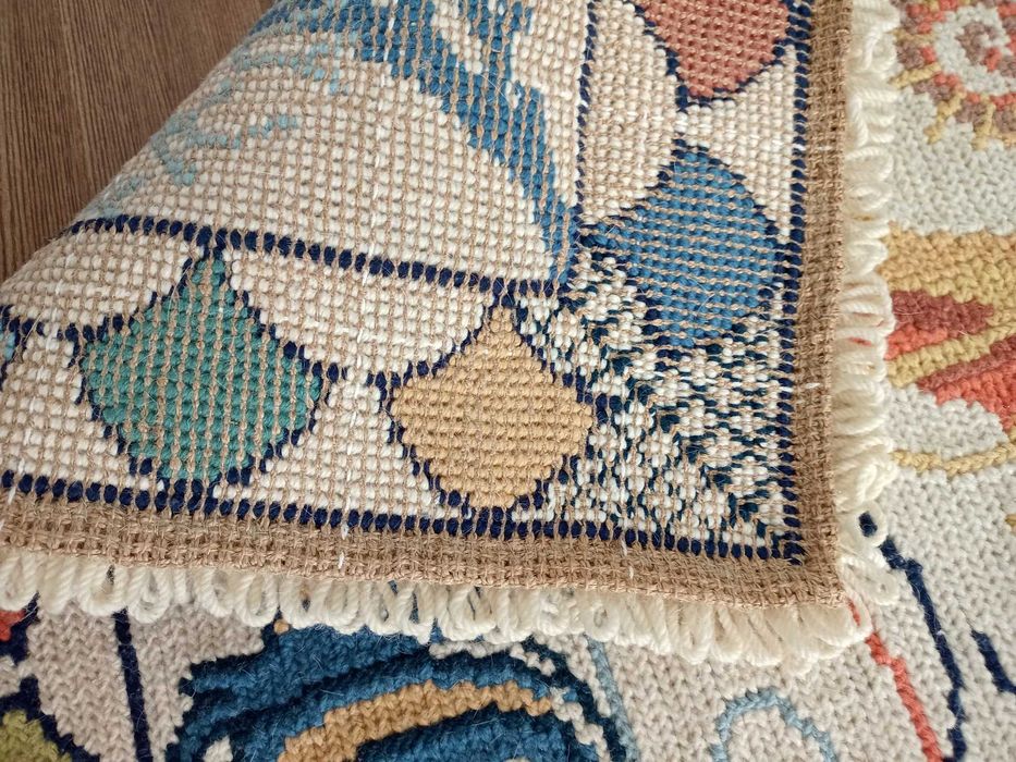 Tapete Arraiolos,140x86cm.Entrega Setúbal ou CTT.LER DESCRIÇÃO TOTAL.