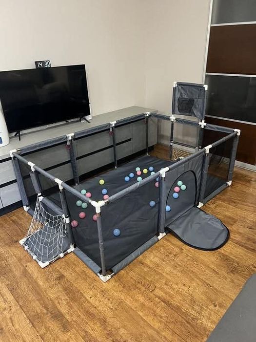 Дитячий манеж з сітчастими стінками, баскетбольним кільцем та воротами