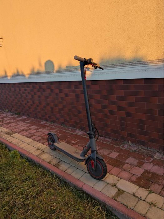 Електросамокат б/у — повністю робочий, хороший стан