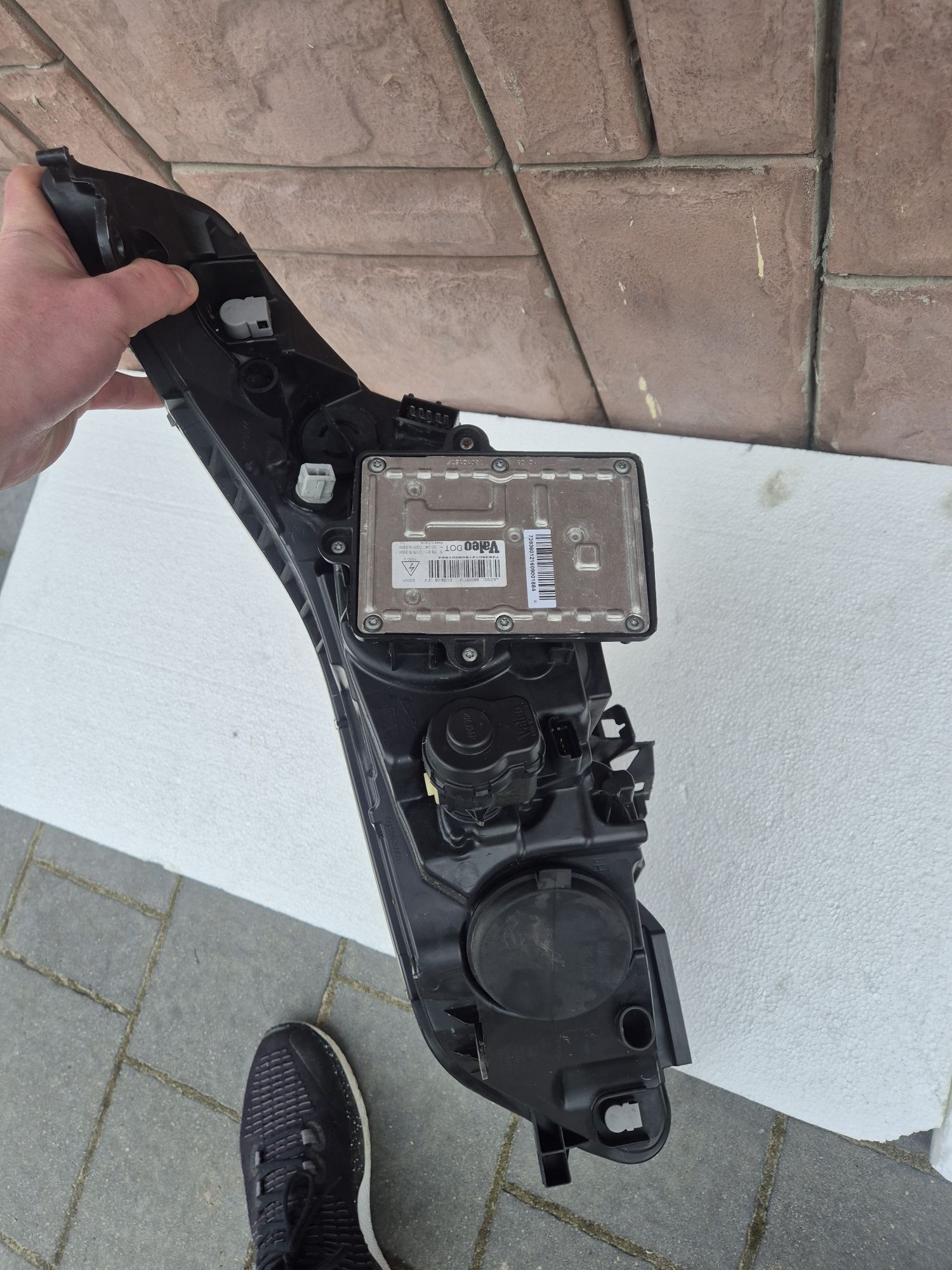 Lampa xenon przód przednia citroen c4 vts rok 06 europa hb