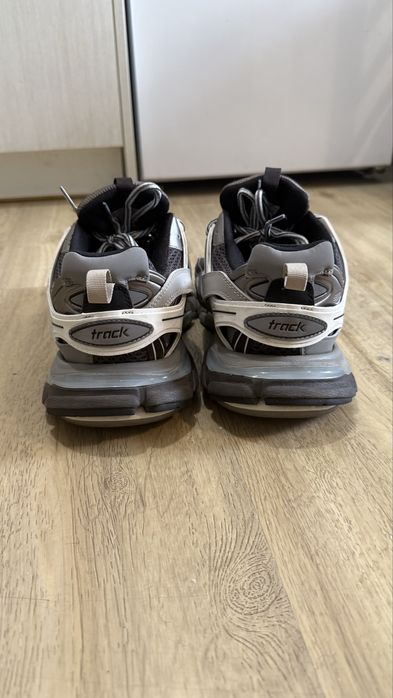 Balenciaga track led