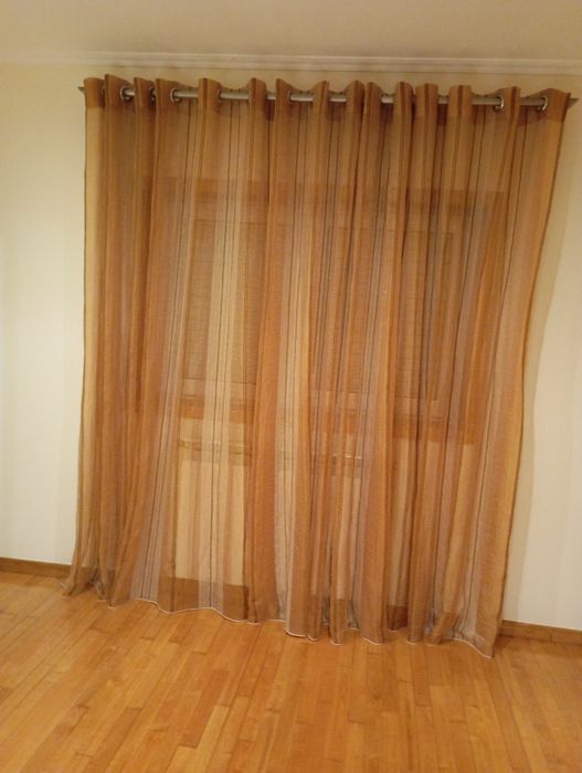 Vendo duas cortinas beje