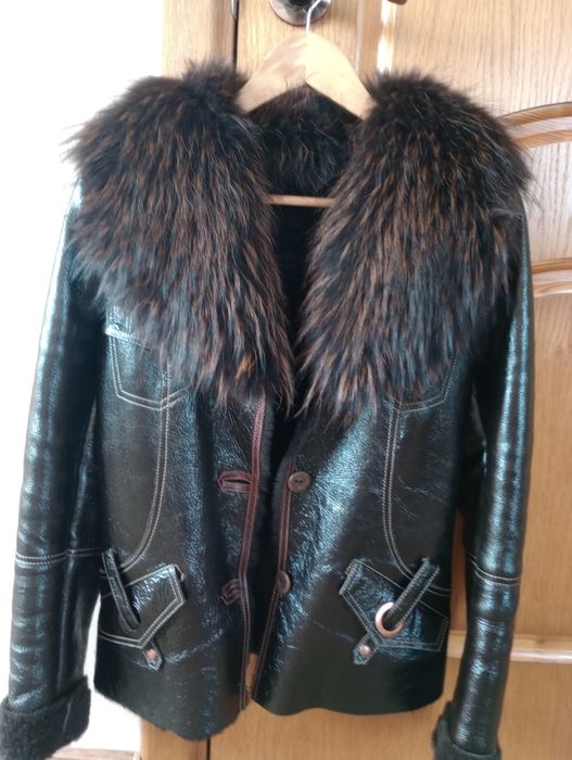 Дублянка коротка коричневого кольору