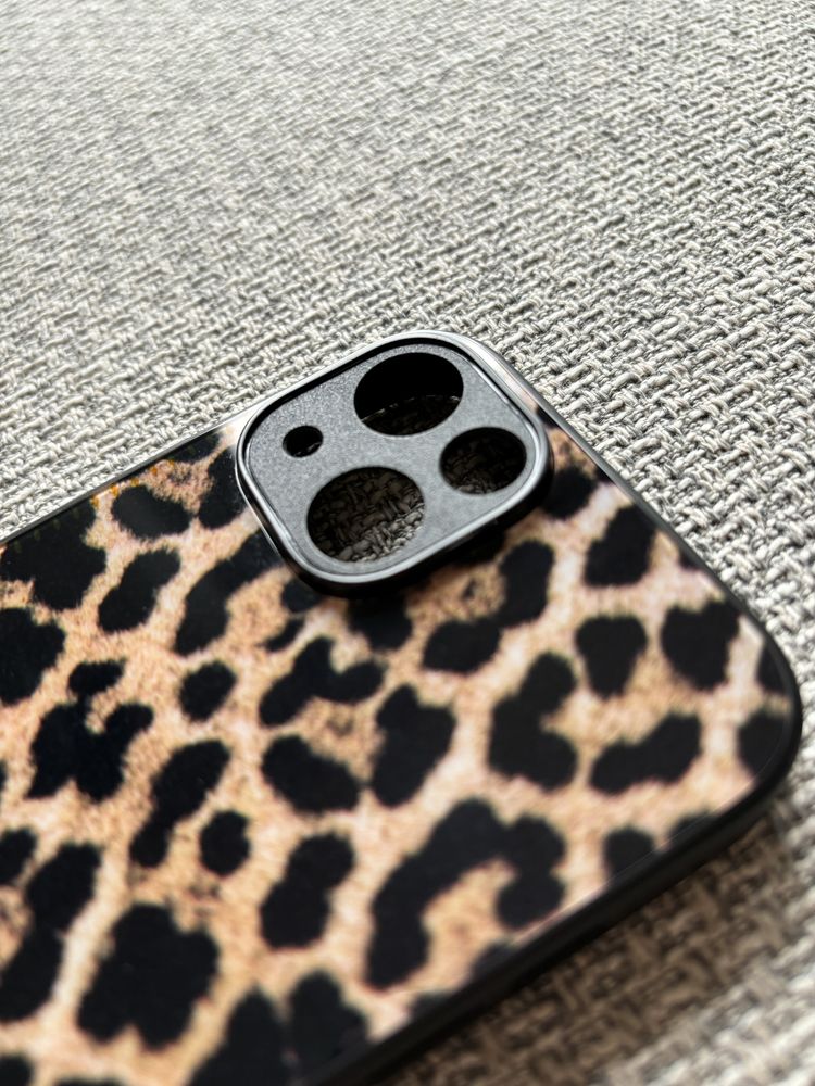 Etui szklane panterka iphone15