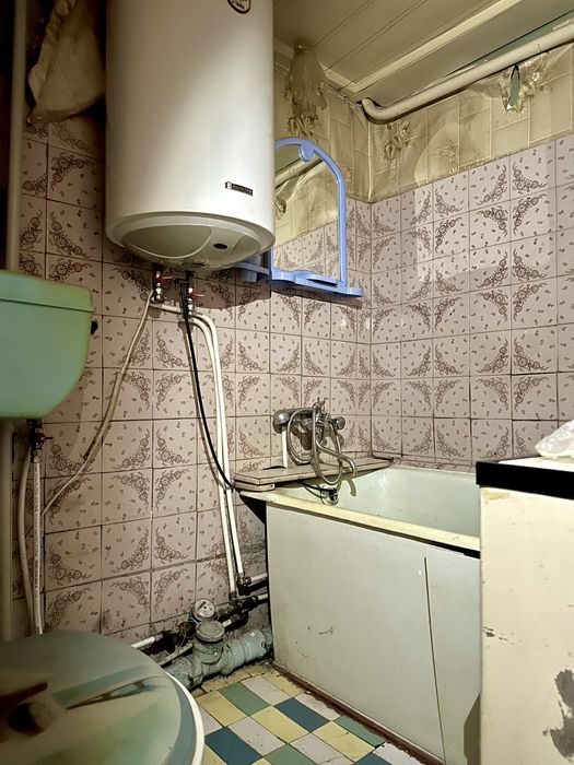 2--х 44 квартал, ул Калантая, 22,  не угл, пристр балкон, погреб