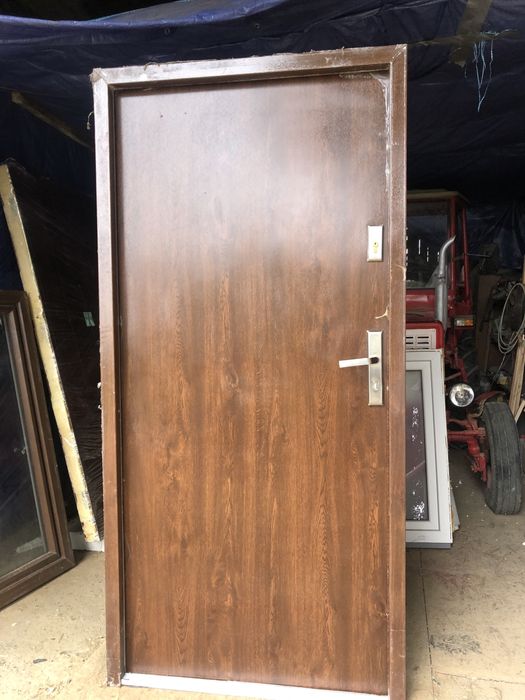 Sprzedam drzwi zewnetrzne metalowe ocieplone