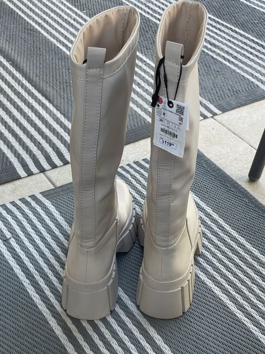 Нові сапоги Zara