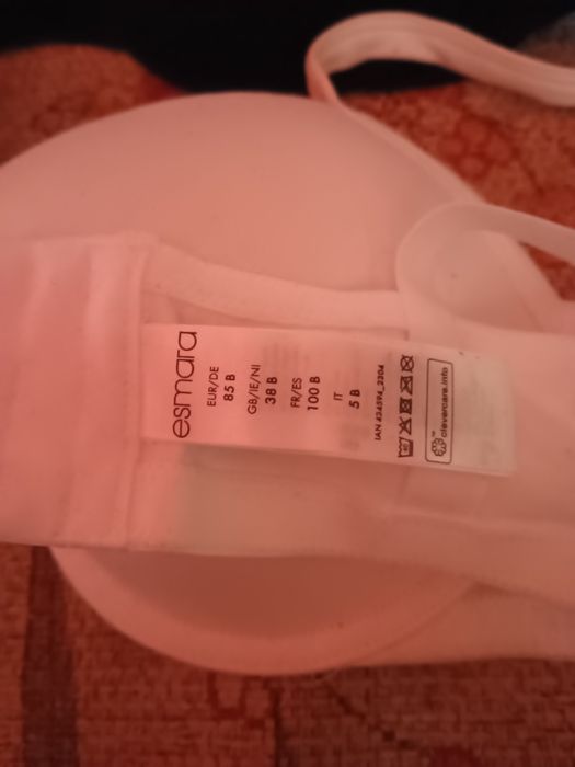 Dwa biustonosze esmara nowe
