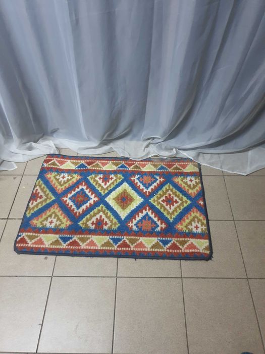 Dywan 95cm x 65 dywanik wycieraczka romby kwadratowy kolorowy