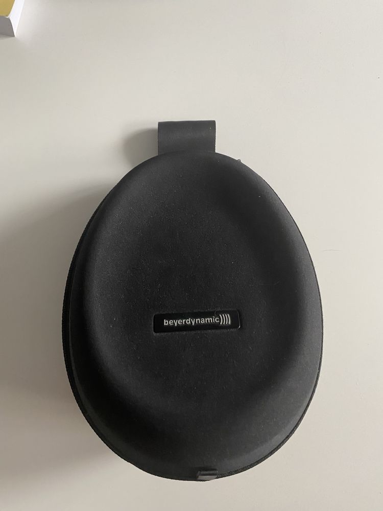 Beyerdynamic DT990 Black Special Edition