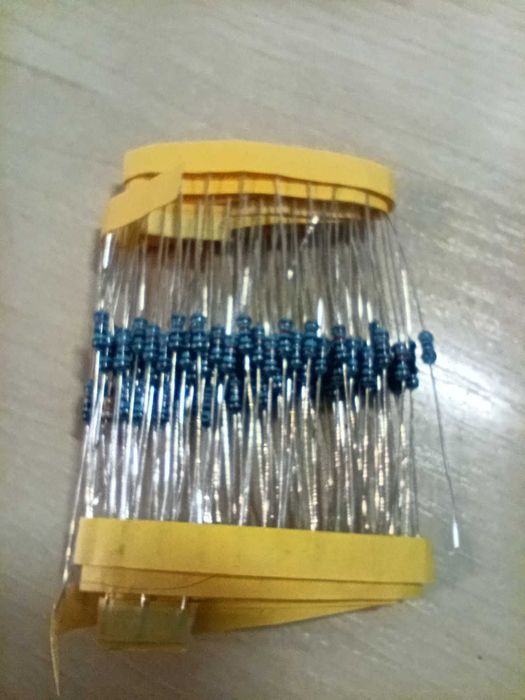 Транзистор BC547 резистор 10K