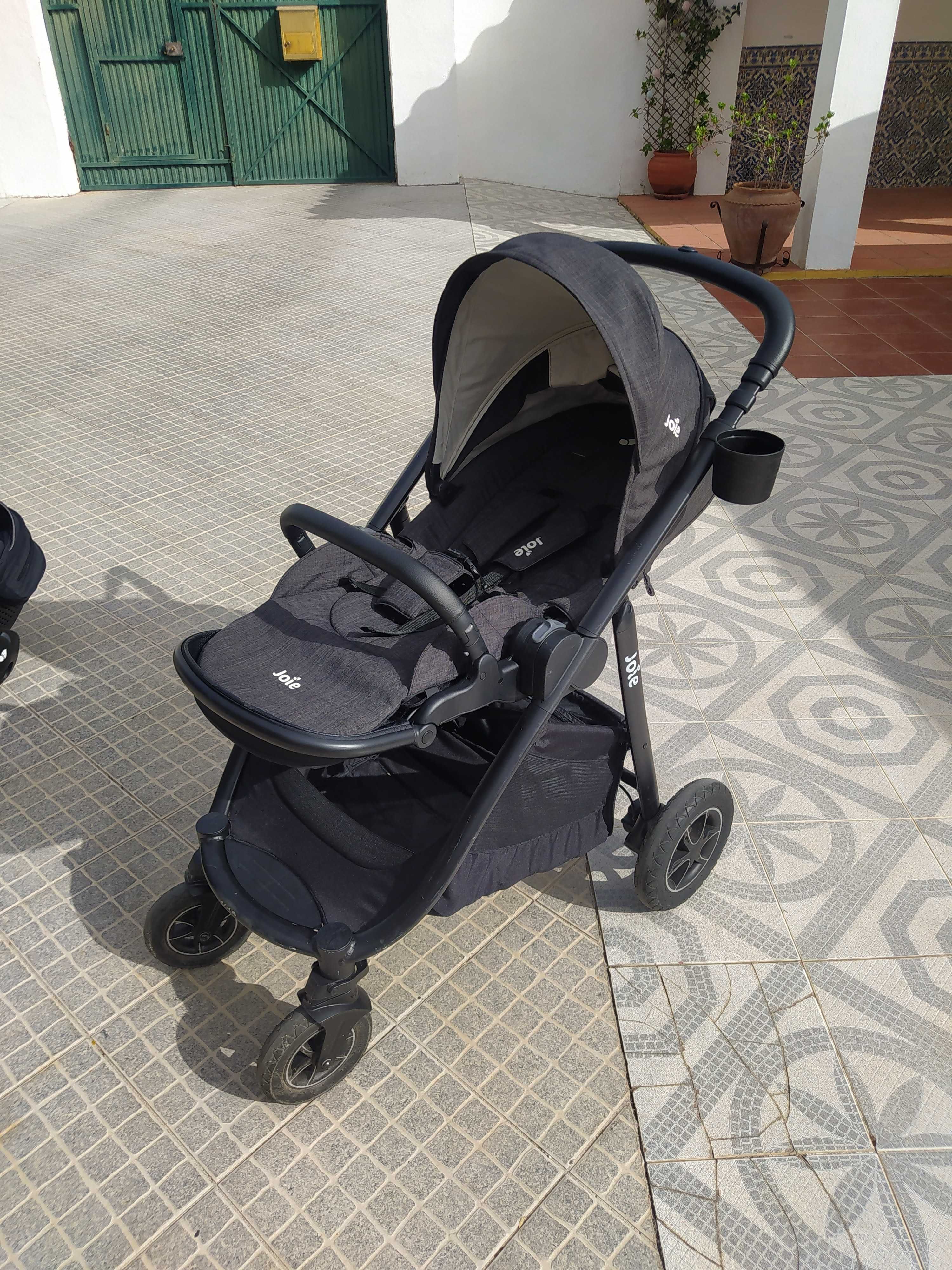 Carro de Bebé Joie com ovo e isofix