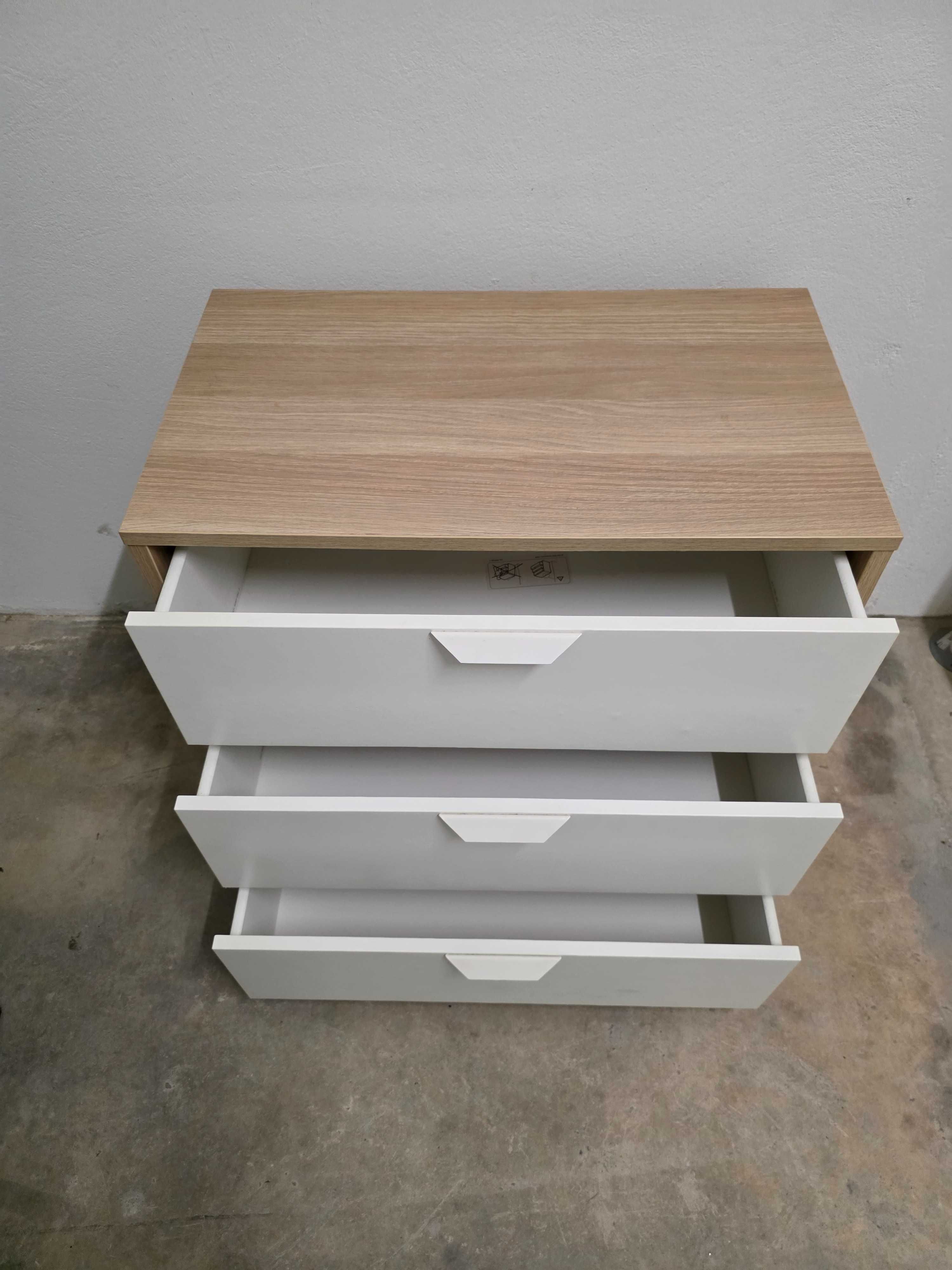 Cómoda 3 gavetas (69×70)