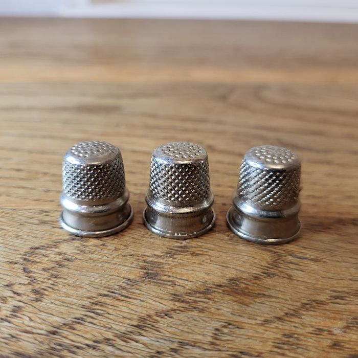 Stare naparstki metalowe 3szt ¹⁰⁹