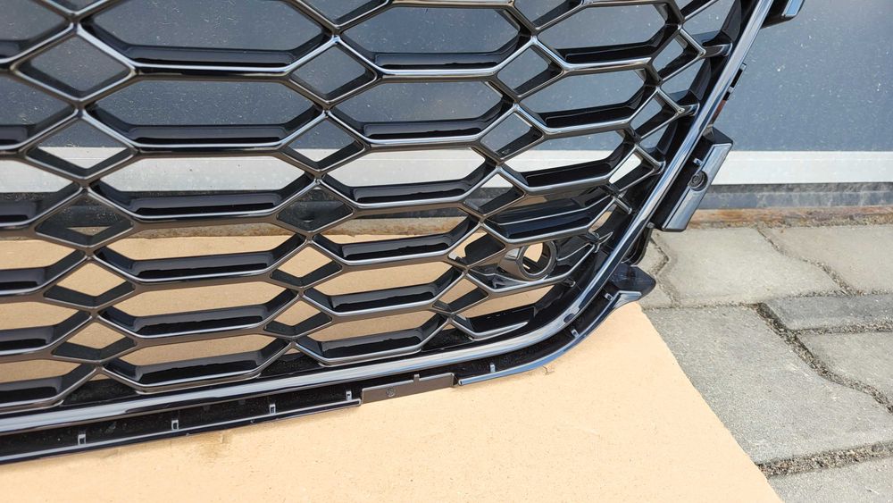 Atrapa chłodnicy GRILL Przód Audi RS5 F5 8W6 LIFT 19- ORYGINAŁ NOWY !!
